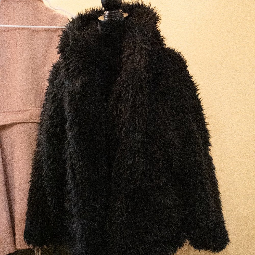 LOVE TREE | (USED) BLACK SHAGGY OPEN FRONT CARDIGAN JACKET WITH HOOD